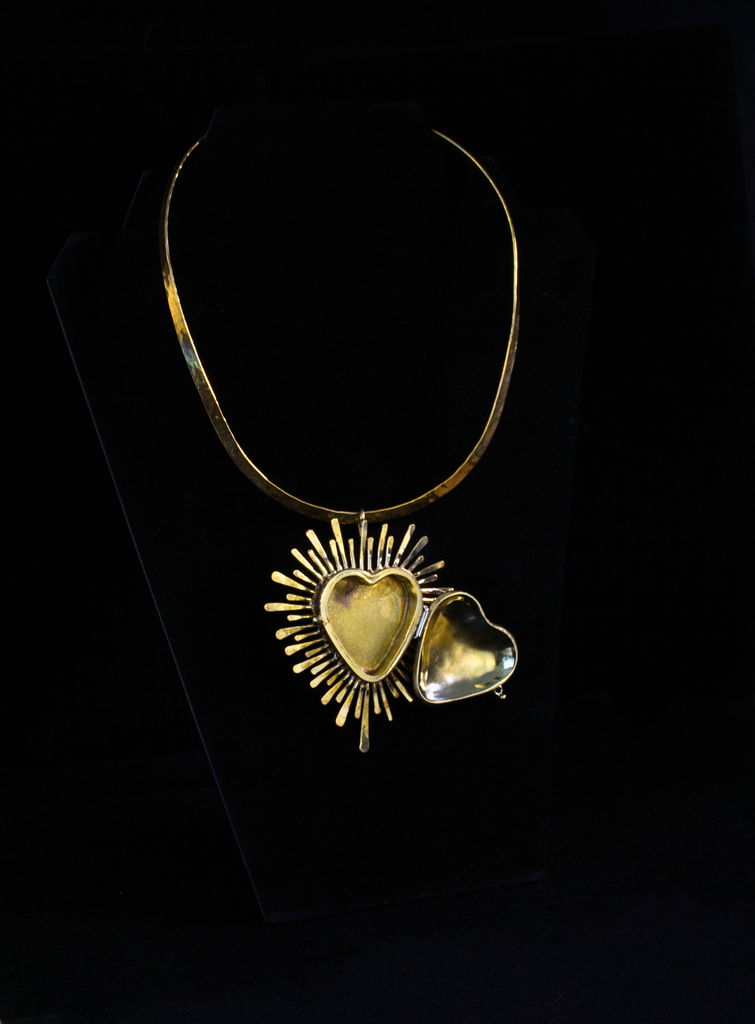 Radiating love Necklace