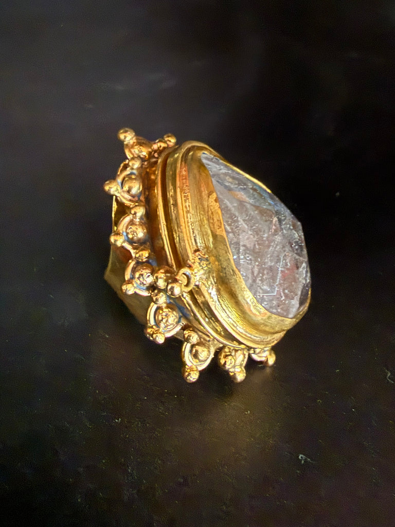 Clear Quartz Tear Drop Locket Ring (Gold)