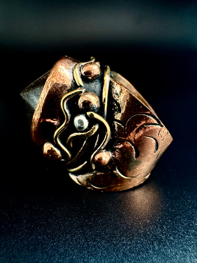 Obsidian Point Oval Copper Ring