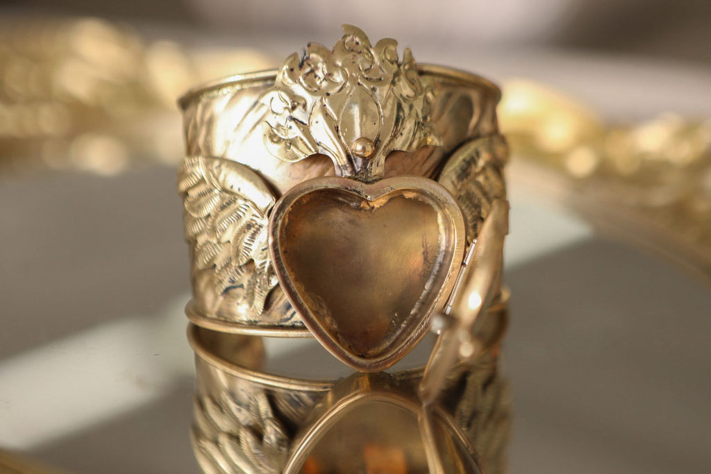 Sacred Heart Bracelet Gold