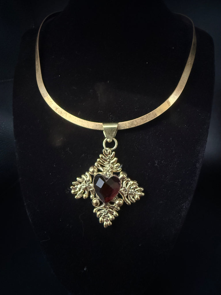 Ivy Leaf Red Faceted Heart