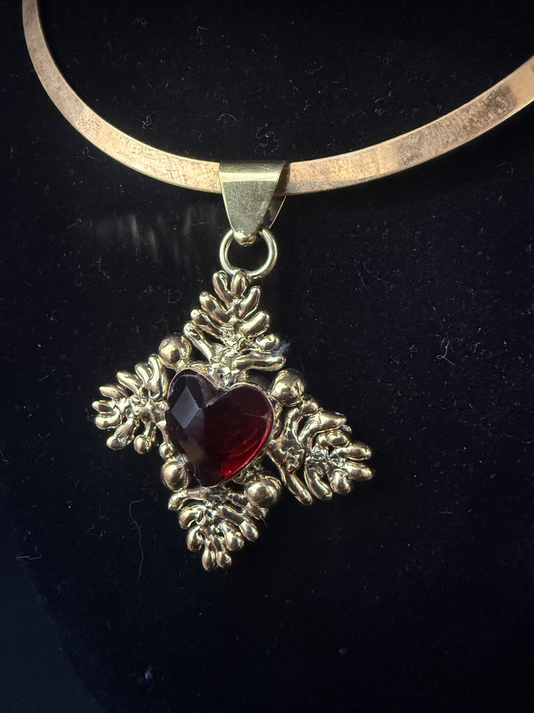Ivy Leaf Red Faceted Heart
