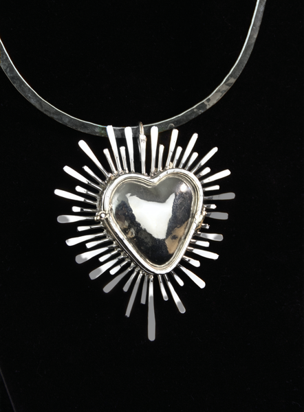Radiating love locket Necklace Silver