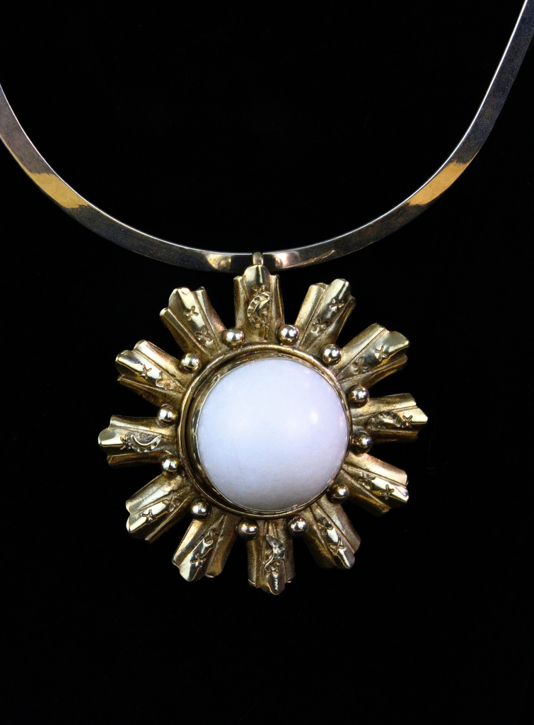 Silver Fullmoon with Large Milky Quartz